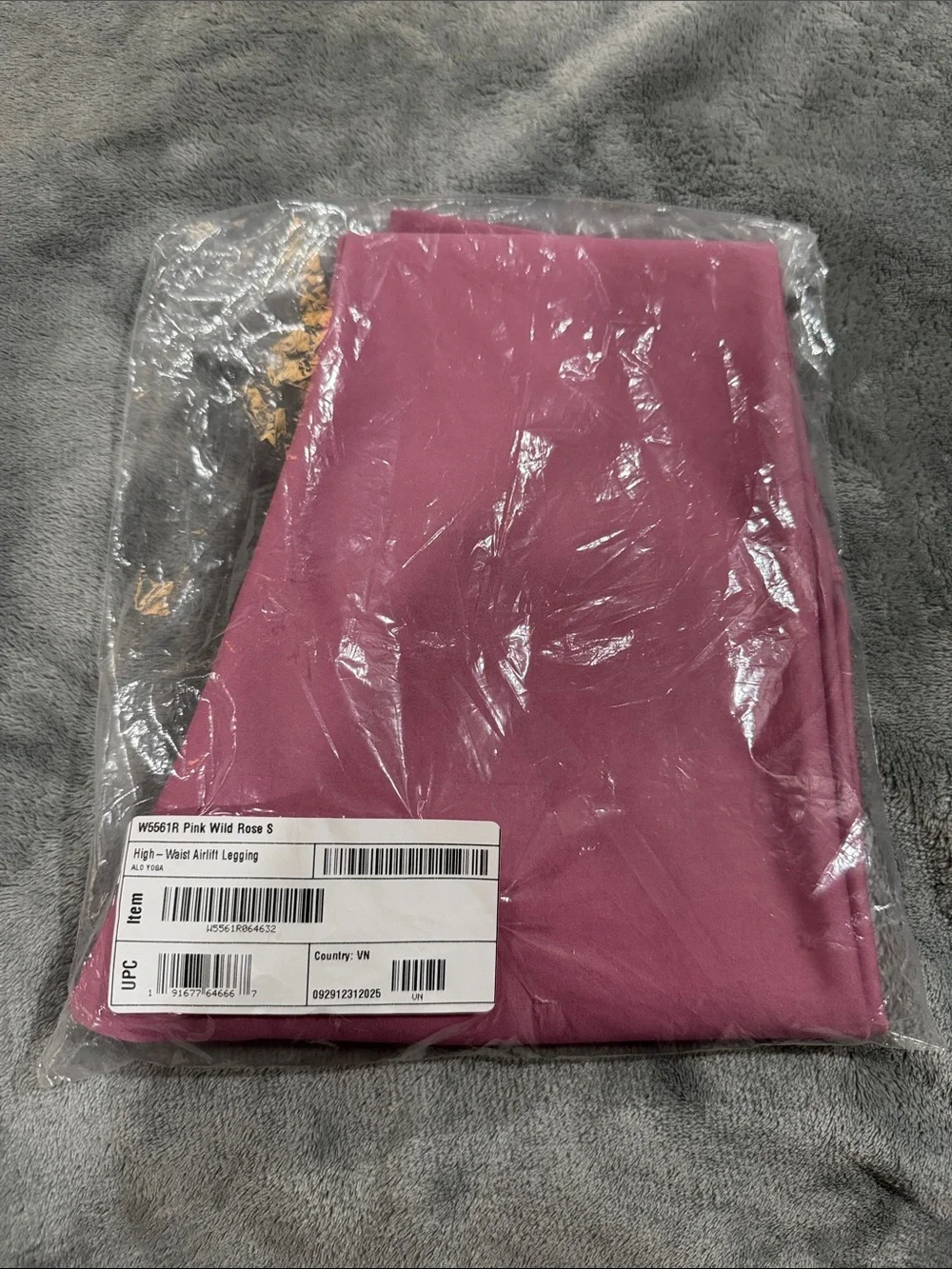 NWT Alo Yoga High-Waist Airlift Leggings Wild Rose Size Small